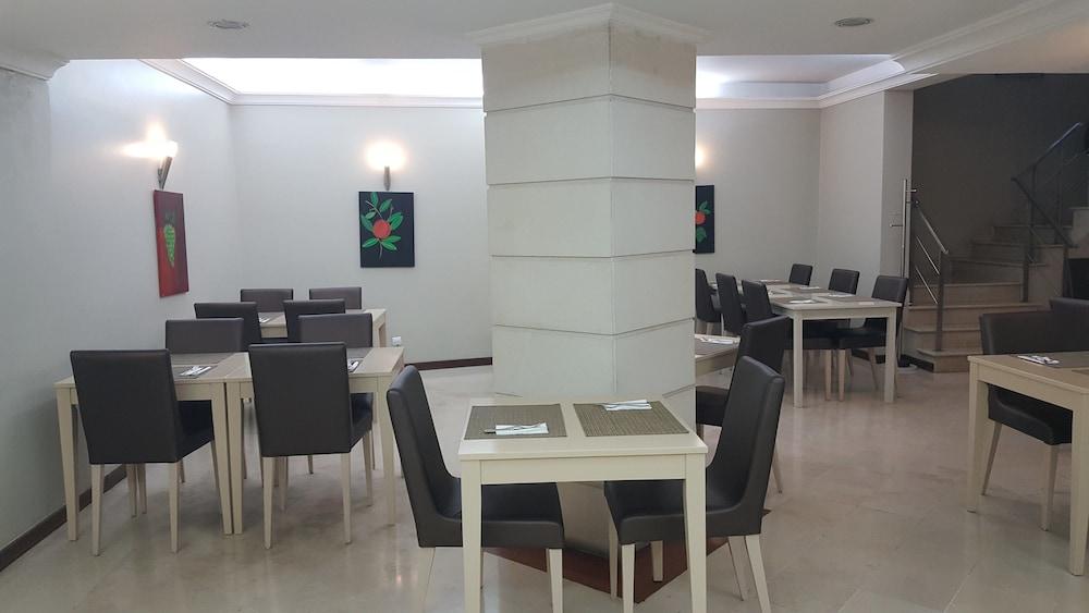 Hotel Торес Новас Екстериор снимка